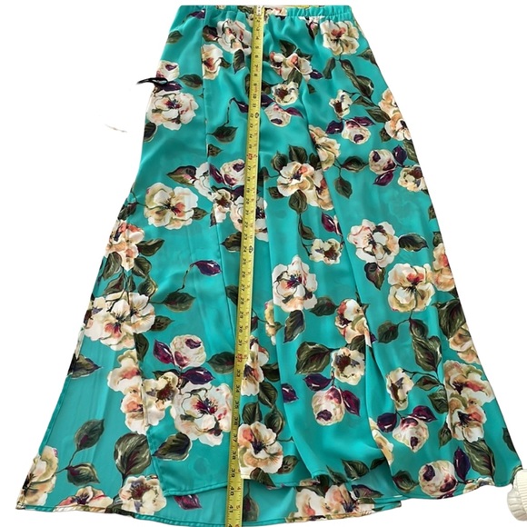 PEACH LOVE 2PC top and skirt in size medium, EUC - Picture 5 of 10